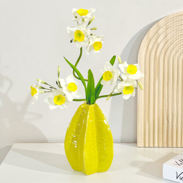 T47 One yellow star fruit vase